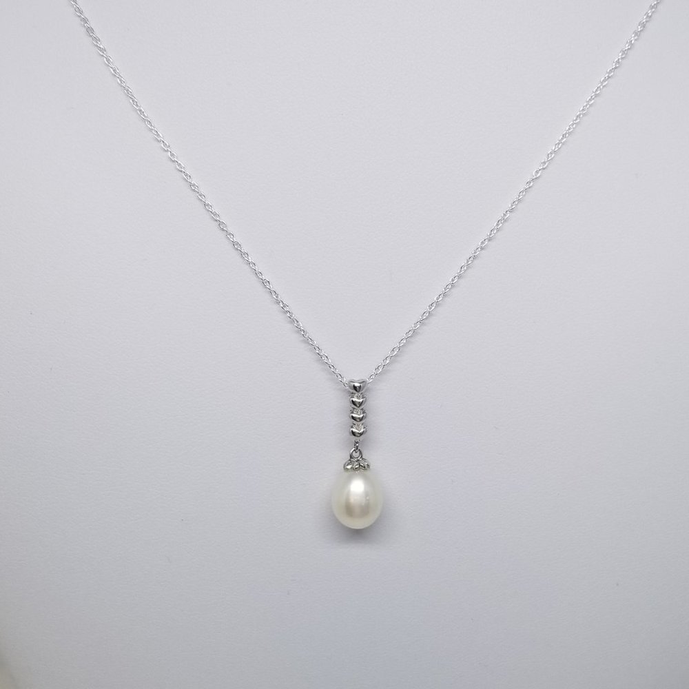 925 Sterling Silver Necklace w/ Drop Shell Pearl